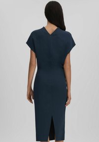 Reiss REGULAR FIT - TASHA RUCHED BODYCON MIDI - Rochie tip creion - navy