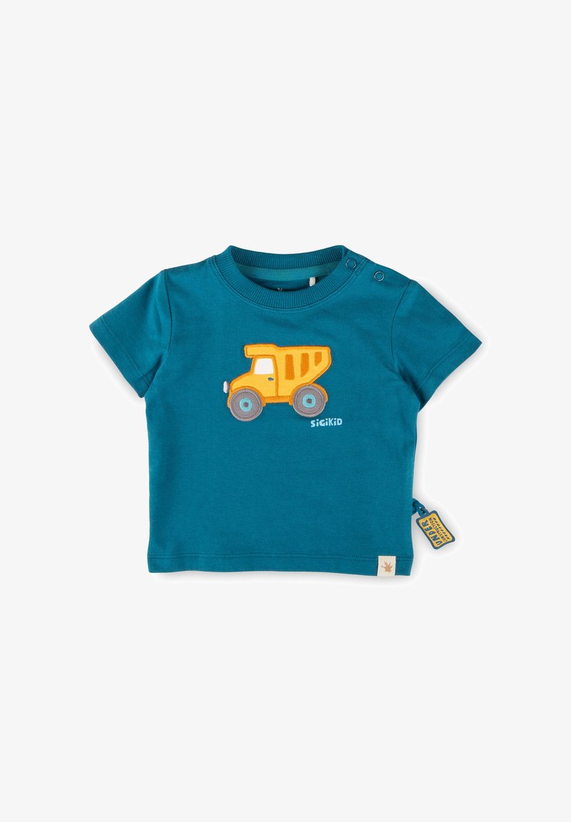 Maglietta a maniche corte color verde teal per bambini piccoli con grafica di un camion giallo e bottoni a scatto sulla spalla, etichetta del marchio cucita sulla cucitura laterale.