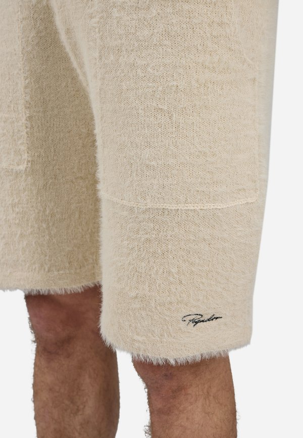 TROPAN FURRY - Shorts - light beige2