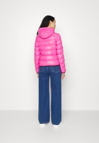 HUGO FAMARA 1 - Casaco de inverno - dark pink