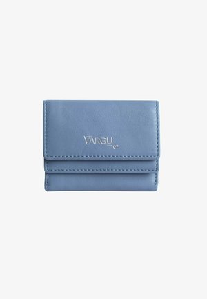 Portefeuille en cuir bleu avec une texture lisse, doté d'un design pliable, de détails en logo argenté et de surpiqûres contrastantes le long des bords.