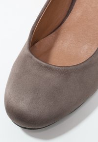 Anna Field Pumps - grey