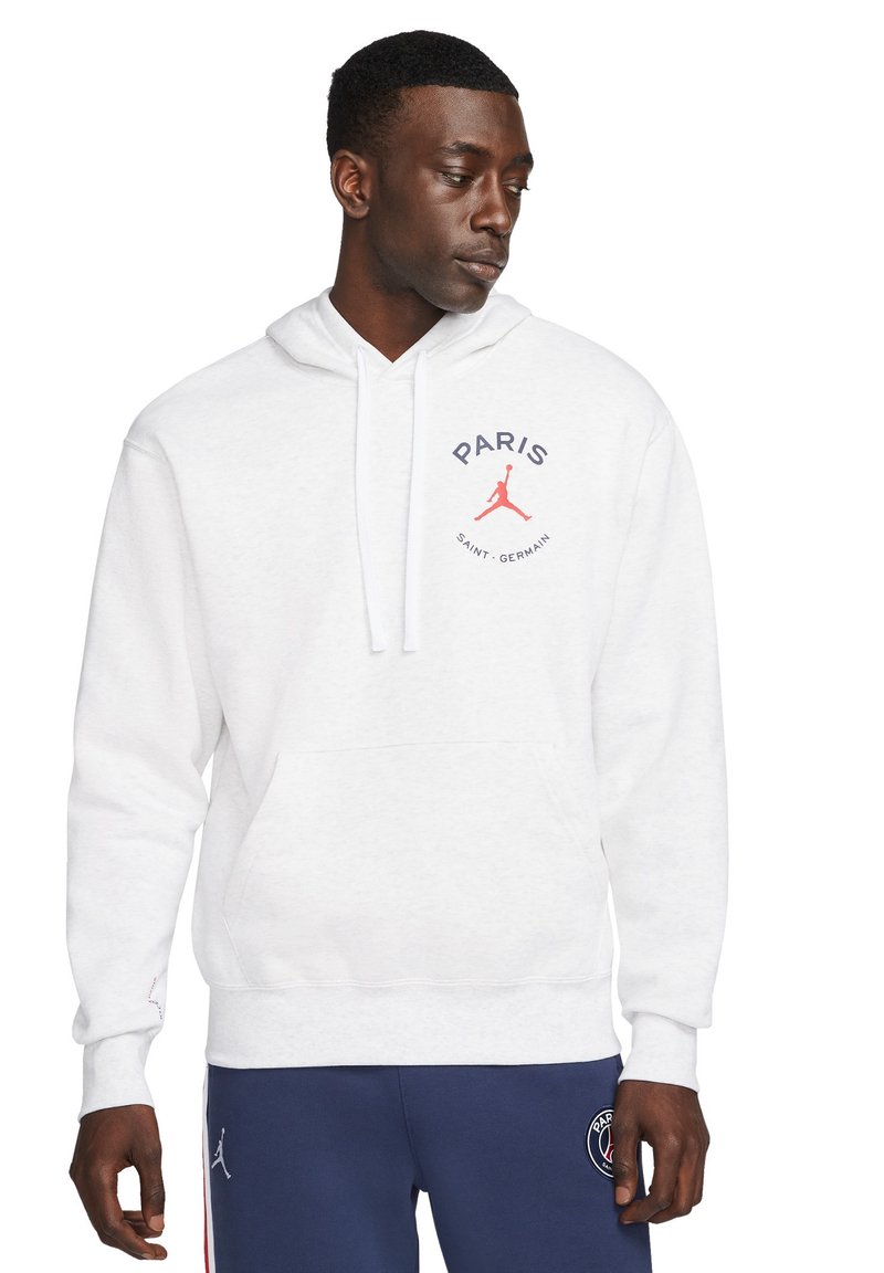 Biała hoodie z miękkiego materiału z nadrukami "PARIS" i "SAINT-GERMAIN". Zawiera kaptur ze sznurkiem oraz przednią kieszeń. Wąski krój.