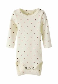 Kremowy bodziak dla niemowląt z długim rękawem, charakteryzujący się prążkowaną teksturą i małymi czerwonymi serduszkami rozrzuconymi po całej tkaninie. Zapięcie na napy u dołu.