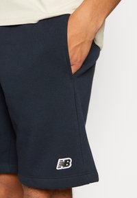 New Balance SMALL LOGO - Shorts - dark blue