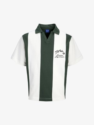 Rövid ujjú rögbi póló széles, függőleges zöld és fehér csíkokkal, valamint fekete színű, szöveges felirattal a bal mellrészen.