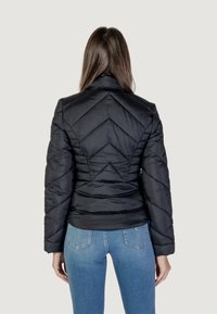 Guess JULIANE PUFFER  - Winterjas - black