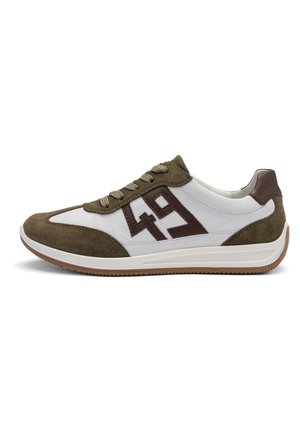 Niedrige Sneaker aus weißem Leder mit braunen Wildlederakzenten, braunen Schnürsenkeln und einem "49"-Design an der Seite, mit einer strukturierten Gummisohle.