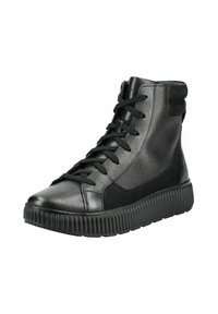 Scarpe sneakers alte nere in una combinazione di pelle liscia e suede. Presentano una suola in gomma testurizzata e lacci intrecciati. Dettaglio con cerniera laterale.