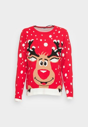 Rød strikket genser med et reinsdyrdesign, snøfnugg og hvit kant. Reinsdyret har et rundt ansikt, store øyne og svarte gevir.