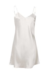 Abito da notte in satin bianco con spalline sottili regolabili, scollatura a V e vestibilità ampia, caratterizzato da una texture liscia e un design minimal.