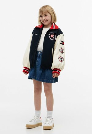 Tommy Hilfiger, TOMMY HILFIGER PLEATED DENIM SKIRT - A-snit nederdel - mediumused