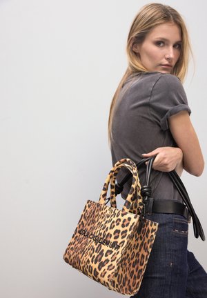 LOLA CASADEMUNT, HANDBAG - Bolso de mano - brown