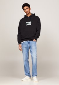 Tommy Jeans GRAFFITI SIGNATURE HOOD UNISEX - Mikina - black