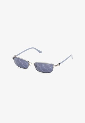 Piccoli occhiali da sole rettangolari con montatura in metallo argento e lenti lilla chiare con un motivo decorativo sottile e ripetuto.