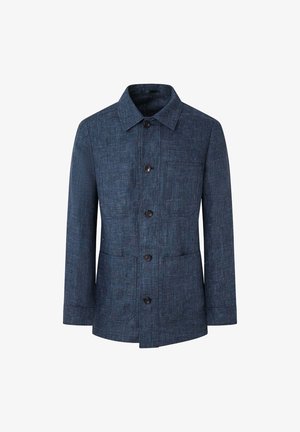 Dunkelblaues Leinenjackett mit geradem Schnitt, kleinem Kragen, vorderem Knopfverschluss und zwei aufgesetzten Taschen. Strukturiertes Gewebe mit subtiler Glanzwirkung.