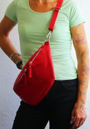 DrachenLeder TOSCANTO - Gürteltasche - rot