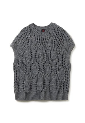 Chaleco de punto gris sin mangas con patrón de trenzado y calados, cuello redondo acanalado y dobladillo, sobre un fondo blanco.