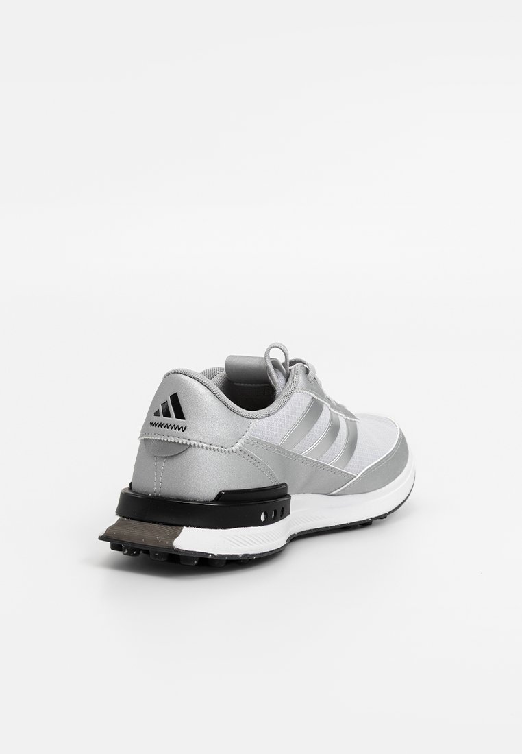 Golfschuh