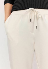 Soyaconcept BANU 157 - Nadrágok - cream