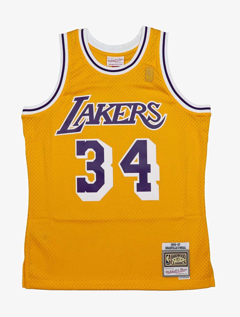 Maglietta da basket in rete gialla con la scritta "LAKERS" in viola, il numero "34" in bianco e un'etichetta che indica "Hardwood Classics".
