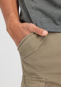 Alpha Industries AIRMAN PANT - Cargo hlače - taupe