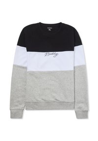 Czarny, biały i szary sweter z wycięciem okrągłym, długimi rękawami oraz haftowanym napisem „Brooklyn” w kursywie na klatce piersiowej.