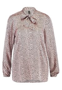 Blouse à manches longues en satin rose avec un motif léopard, dotée d'un col en nœud papillon et de poignets élastiqués. Texture lisse, coupe décontractée.