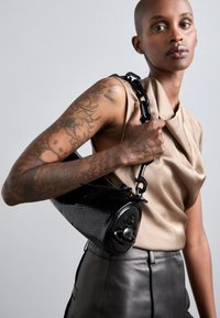 Non sélectionné, black