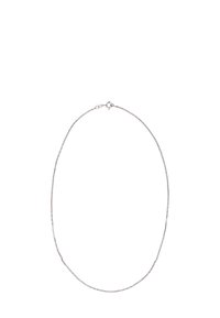 Ezüst láncnyaklánc, finom, elegáns dizájnnal, sima felülettel és biztonságos kapoccsal. Kör alakú láncszemek az egész láncon.