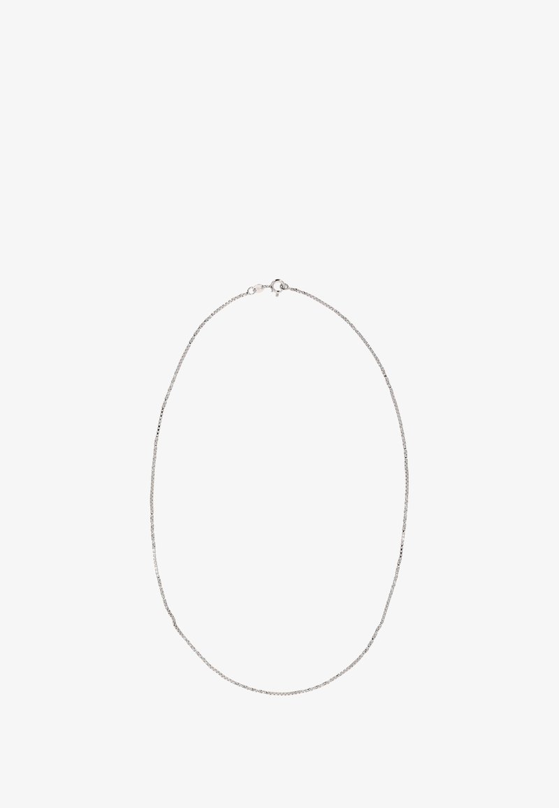 Sølvsmykke med kæde, der har et fint og delikat design med en glat overflade og en sikker lås. Cirkulære led i hele kæden.