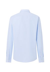 Chemise habillée bleu clair à manches longues vue de dos avec poignets boutonnés et col classique sur fond blanc.