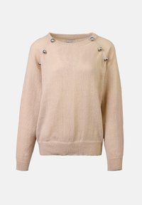 Beige genser med rund hals, lange ermer og sølvfargede dekorative knapper på skuldrene; laget av myk, teksturert stoff.