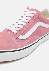 Vans OLD SKOOL UNISEX - Joggesko - foxglove