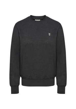 Sweatshirt gris foncé avec un col rond, des poignets et un ourlet côtelés. Présente un petit logo en chevron de couleur claire sur la poitrine.