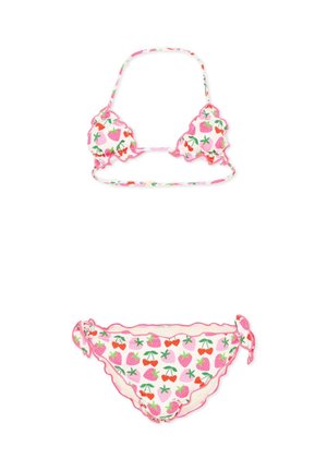 Dziecięcy dwuczęściowy strój kąpielowy z różowymi falbankami i wzorem truskawek oraz wiśni na białym tle.