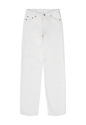 Bílé džínové kalhoty se střihovým designem rovného nohavice, s pěti kapsami a měděnými nitěmi. Hladká textura se viditelným prošitím.