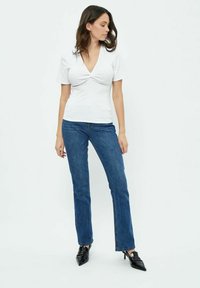 PEPPERCORN PCNINA - T-paita - white