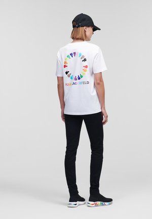PRIDE CIRCLE - Print T-shirt - white