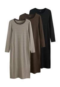 Kolme pitkähihasta hametta: yksi beige-ruskearaidallinen, yksi tummanruskea yksivärinen, yksi musta yksivärinen. Kaikissa on pyöreä pääntie ja pehmeä kangas.