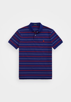 Poloshirt mit kurzen Ärmeln in marineblau, mit roten und weißen horizontalen Streifen. Hergestellt aus glattem Baumwollstoff, mit einem kleinen gestickten Logo auf der Brust.