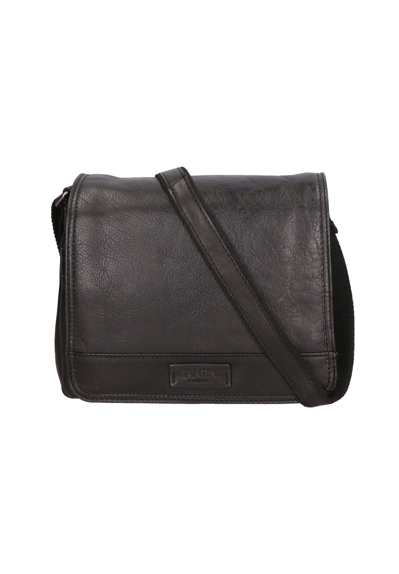 Borsa a spalla in pelle nera con chiusura a patta, tracolla regolabile e finitura testurizzata. Presenta un'etichetta con logo sul davanti.