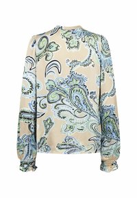 Bluză cu mânecă lungă în bej deschis cu modele paisley intricate în nuanțe de albastru și verde; manșete căptușite și decolteu rotund; textură de țesătură netedă.