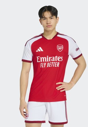 adidas Performance, ARSENAL FC 26/27 HOME AUTHENTIC - Vereinsmannschaften - better scarlet