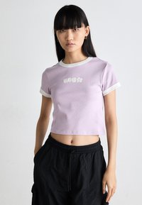 HUGO DALIA - Trükipildiga T-särk - light/pastel purple