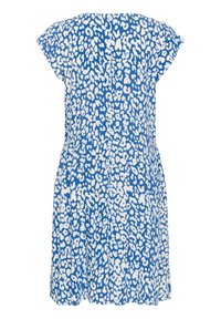 Robe bleue avec un motif léopard blanc, manches courtes, encolure ronde et coupe décontractée avec une taille froncée.