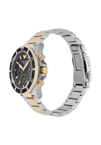 Sportuhr mit schwarzem Zifferblatt, Armband aus Edelstahl und goldfarbigem Finish, drehbarer Lünette und drei Chronographen-Subdials.