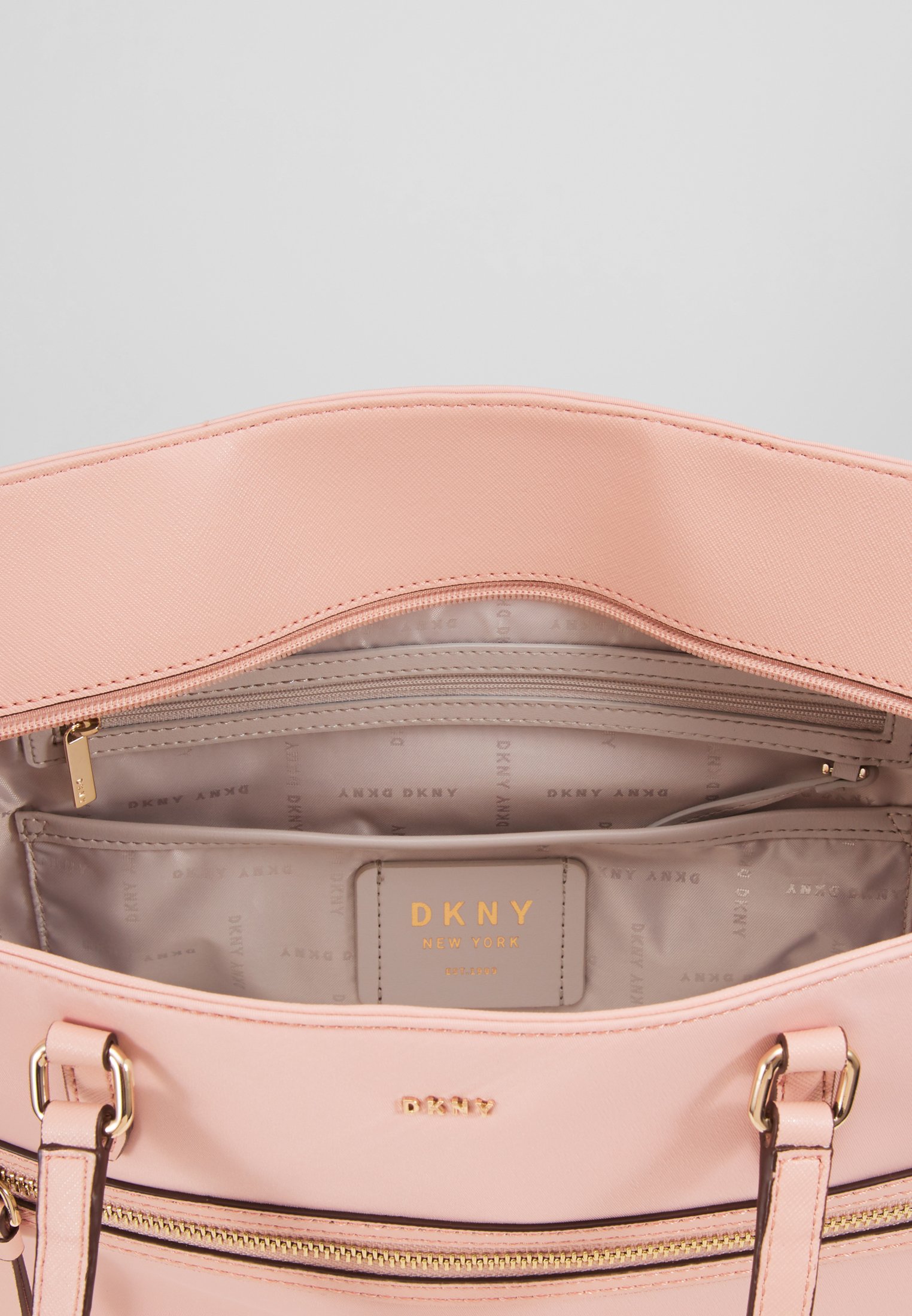 DKNY CASEY LARGE TOTE Shoppingveske nude Zalando.no DKNY CASEY LARGE TOTE Shoppingveske black Zalando.no