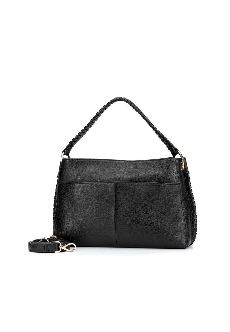 Zwarte leren handtas met een gestructureerde afwerking, voorzien van een gevlochten handvat, twee frontzakken en een verstelbare schouderband.
