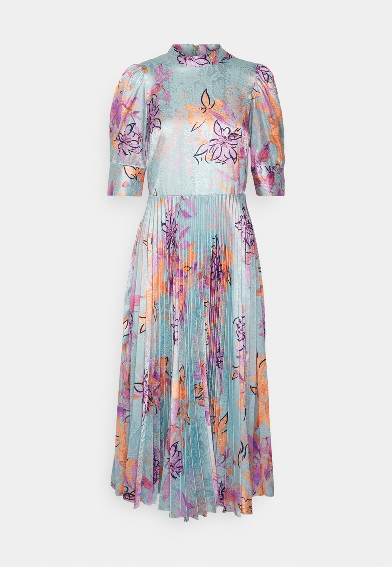 Robe midi bleu clair avec imprimé floral orange et violet, manches courtes bouffantes, col montant et jupe plissée.
